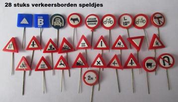 speldjes, jaren 50, 28 stuks VERKEERSBORDEN beschikbaar voor biedingen