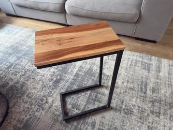 Bijzettafel bank industrieel beschikbaar voor biedingen