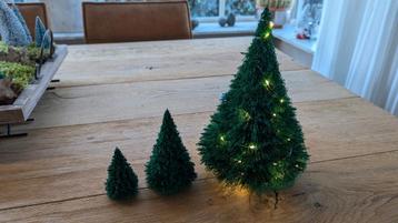 Leuke kerstboompjes! 7.5 /12.5 /25 cm (plastic) beschikbaar voor biedingen