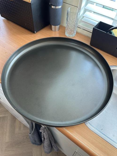 Zwart dienblad countryfield, Huis en Inrichting, Woonaccessoires | Dienbladen, Zo goed als nieuw, Metaal, Rond, Ophalen of Verzenden