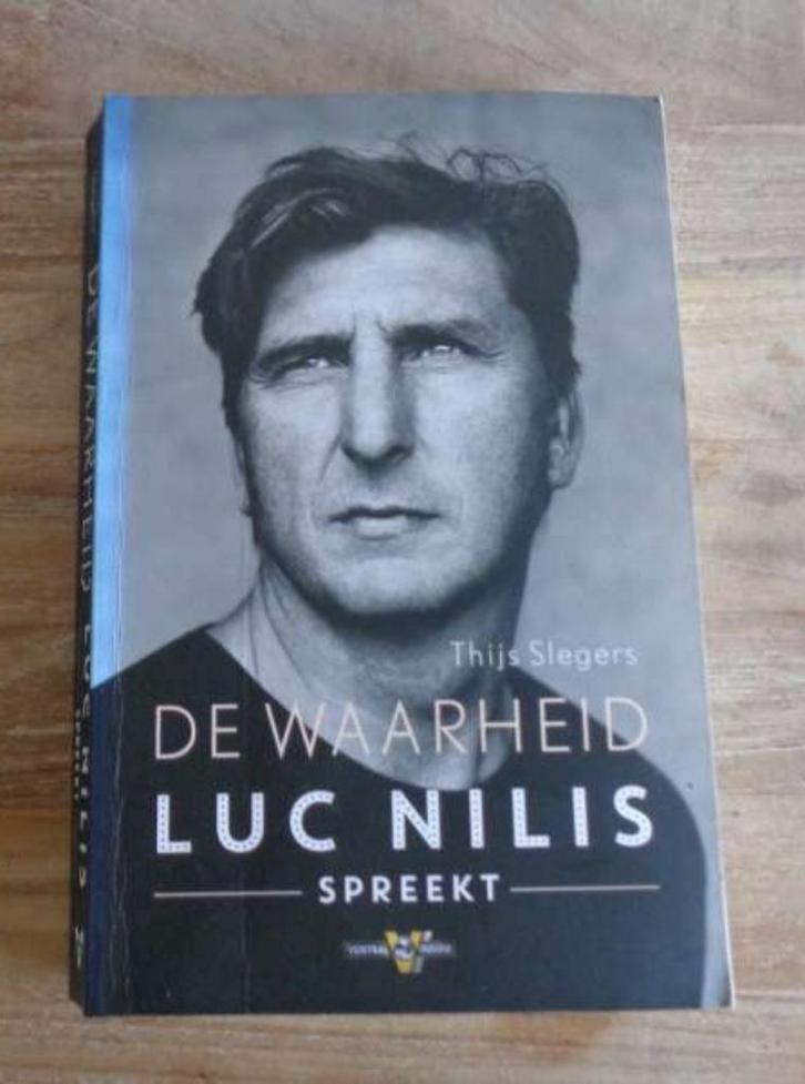 De waarheid Luc Nilis spreekt - Thijs Slegers - voetbal boek, Boeken, Biografieën, Zo goed als nieuw, Sport, Ophalen of Verzenden