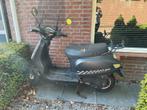Scooter BTC - RIVA met systeemhelm op blauw kenteken, Fietsen en Brommers, Ophalen, Benzine