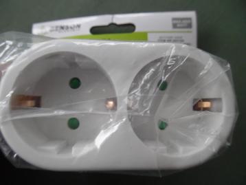 Verloopstekker / verdeelstekker. beschikbaar voor biedingen