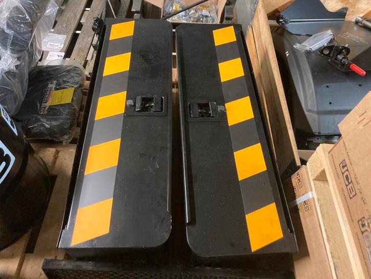 onderwagen kisten JCB JS175W 402/Y0728, Zakelijke goederen, Machines en Bouw | Onderdelen, Ophalen