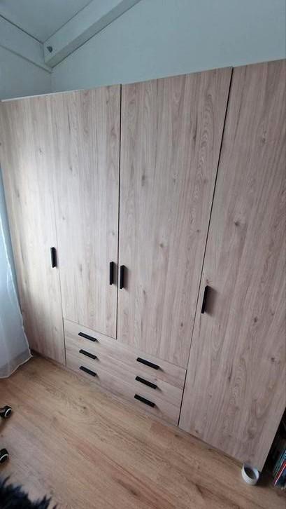 Grote Kledingkast Sprint 4-deurs – eikenkleur (Leen Bakker, Huis en Inrichting, Kasten | Kledingkasten, Zo goed als nieuw, 200 cm of meer