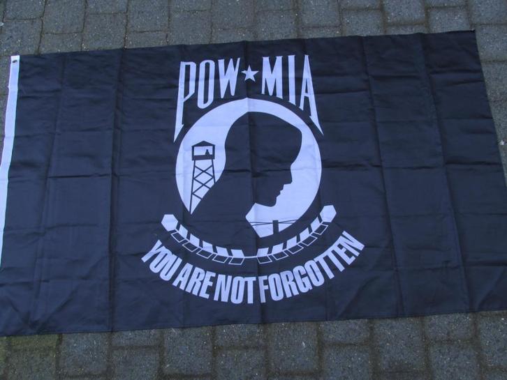 Vietnam Oorlog: vlag POW*MIA Amerikaanse krijgsgevangenen, Verzamelen, Militaria | Algemeen, Vlag of Vaandel, Amerika, Ophalen of Verzenden
