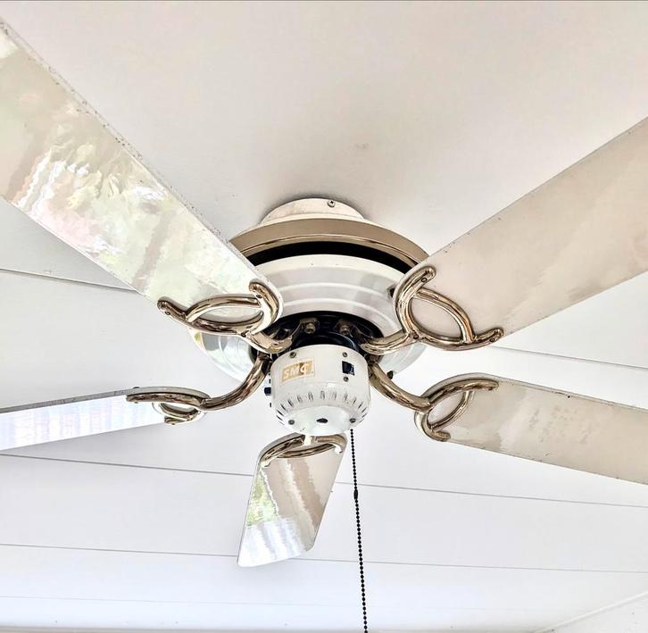 Vintage Plafondventilator gebroken wit + koperkleur, Huis en Inrichting, Lampen | Hanglampen, Gebruikt, Minder dan 50 cm, Metaal