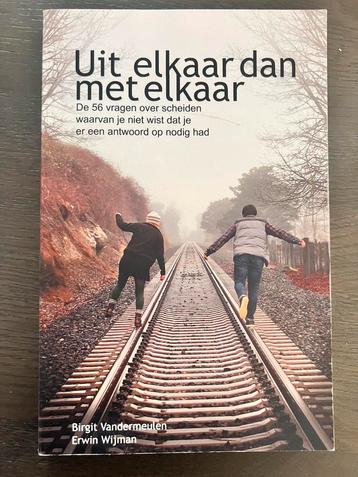 Birgit Vandermeulen - Uit elkaar dan met elkaar beschikbaar voor biedingen