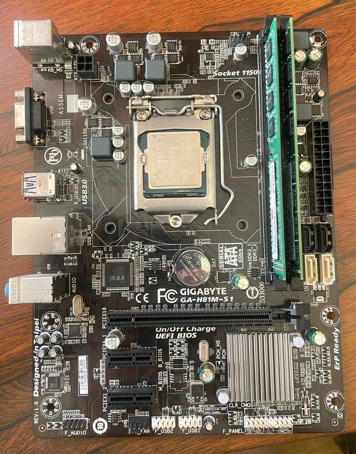 Gigabyte GA-H81M-S1 + Intel Celeron G1820 +8GB DDR3, Computers en Software, Moederborden, Zo goed als nieuw, DDR3, Ophalen of Verzenden