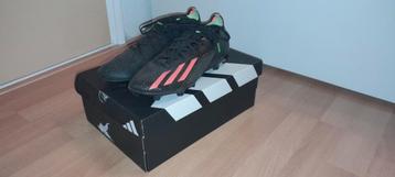 Voetbalschoenen Adidas beschikbaar voor biedingen