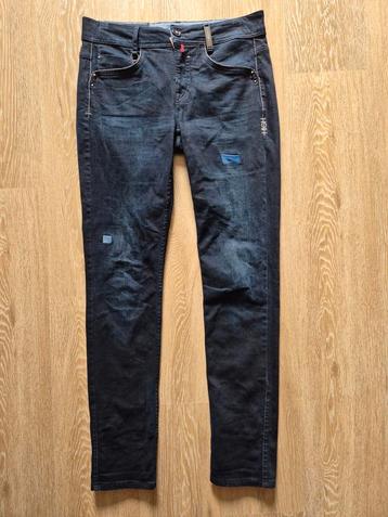 High Use jeans blauw maat 40 beschikbaar voor biedingen