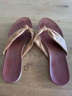 Dames teenslippers maat 39 Italian style, Kleding | Dames, Slippers, Italian style, Beige, Ophalen of Verzenden