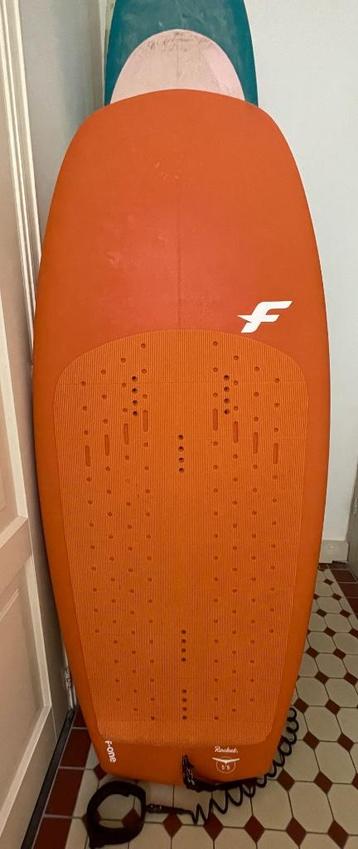 F-One Rocket Wing 5'5/ 90L + Gravity 1800 incl 75 &55 mast. beschikbaar voor biedingen
