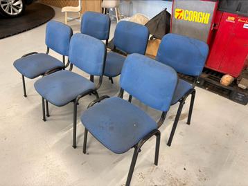 6 stoelen 20€ beschikbaar voor biedingen