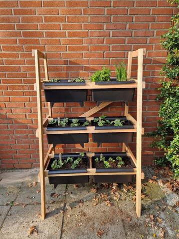 Bato aardbeienrek, moestuinrek en kruidenrek (met bakken) beschikbaar voor biedingen