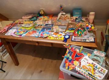 Verjaardagsversiering, traktaties ed, grote partij, 1-12 jr  beschikbaar voor biedingen