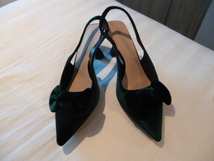 donkergroen fluwelen schoentjes mt 41 avondtasje zilver cape, Huis en Inrichting, Zitzakken, Nieuw, Groen, Ophalen of Verzenden