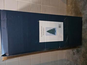 Kerstboom 15 euro beschikbaar voor biedingen