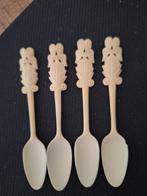 4 antieke eierlepeltjes van been, Antiek en Kunst, Antiek | Bestek, Ophalen of Verzenden