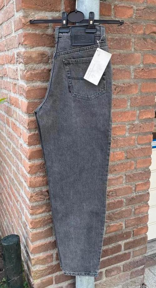 Vintage Valentino Jeans broek, Kleding | Dames, Spijkerbroeken en Jeans, Nieuw, W28 - W29 (confectie 36), Grijs, Ophalen of Verzenden