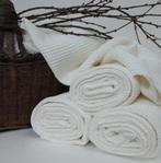 Off-White Gewafeld Plaid - 150x130cm, Nieuw, Generic address, Generic@example.com, Generic