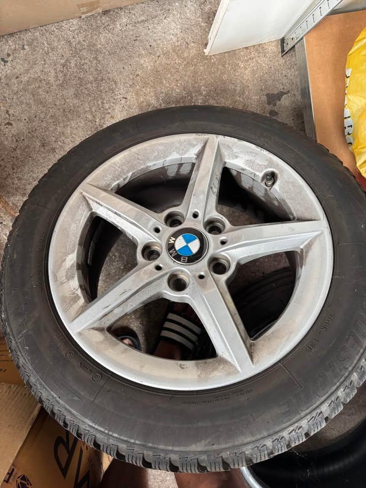 Set of 4 BMW 16” Alloy Wheels with Bridgestone 205/55 R16, Auto diversen, Auto-accessoires, Gebruikt, Ophalen