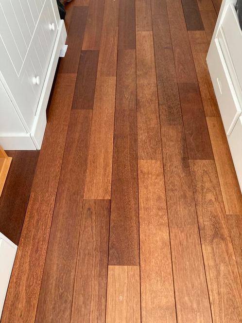 Massief houten vloer Kempas, Doe-het-zelf en Verbouw, Vloerdelen en Plavuizen, Zo goed als nieuw, Vloerdelen of -planken, Hout