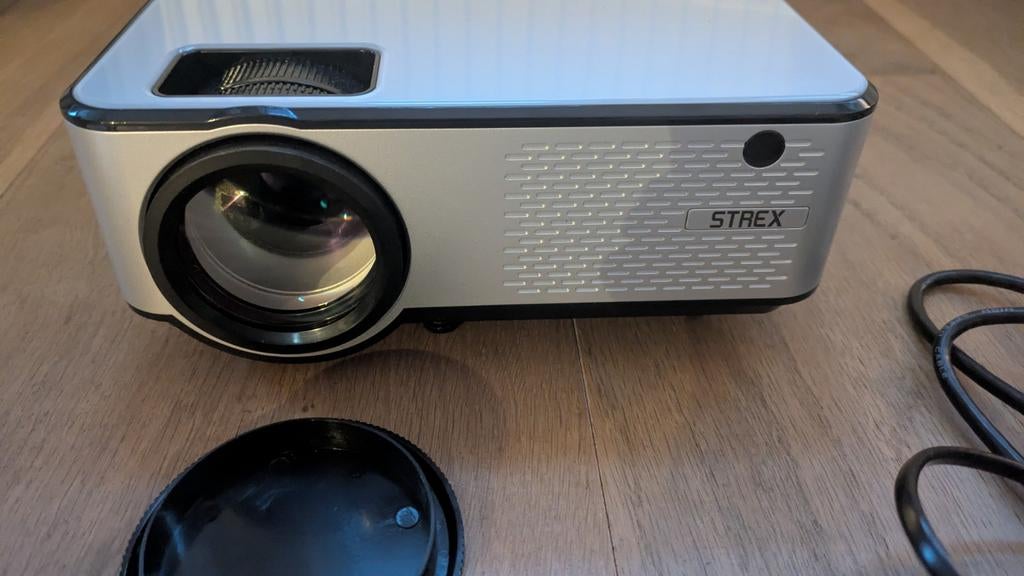 Full HD short throw beamer Strex SP64, Audio, Tv en Foto, Beamers, Ophalen of Verzenden, LED