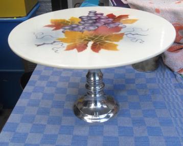 vlaaischotel op voetstuk/ taartplateau porselein beschikbaar voor biedingen