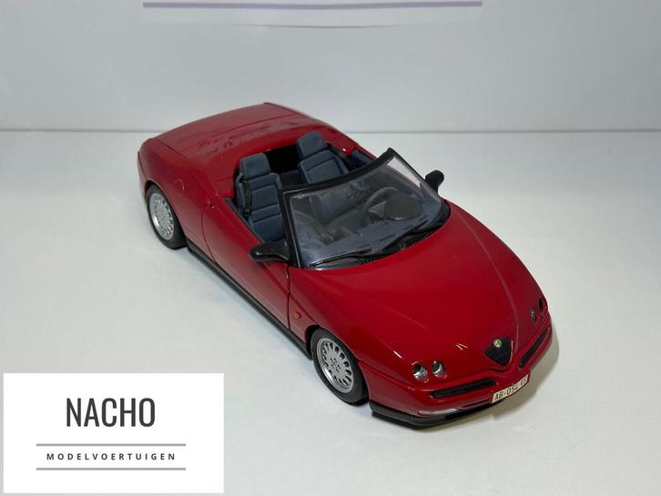 Alfa Romeo Spider | Maisto | schaal 1:18, Hobby en Vrije tijd, Modelauto's | 1:18, Zo goed als nieuw, Maisto, Ophalen of Verzenden