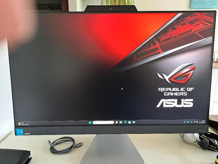 Asus all in one pc., Computers en Software, Desktop Pc's, Zo goed als nieuw, Minder dan 2 Ghz, SSD, 8 GB, Met monitor, Ophalen