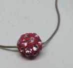 ketting met rood strass balletje, Overige materialen, Gebruikt, Ophalen of Verzenden, Met strass