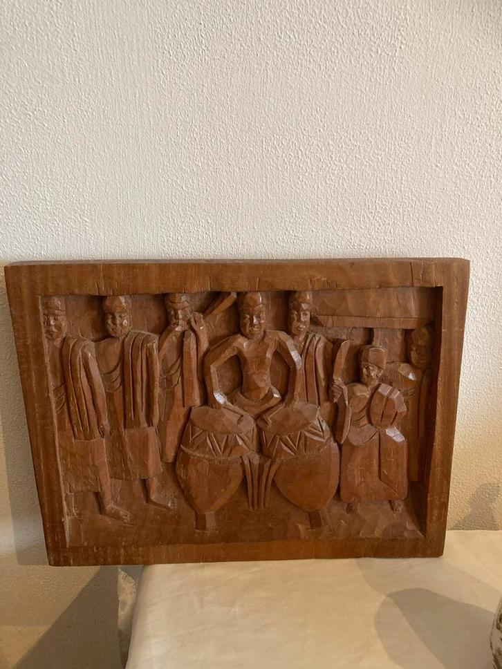 Handgesneden Houten Reliëf: Drummer & Omstanders, Antiek en Kunst, Kunst | Beelden en Houtsnijwerken, Ophalen of Verzenden
