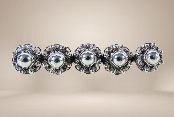 Mooie 835 zilveren 5 Zeeuwse knoppen knopen broche!, Sieraden, Tassen en Uiterlijk, Broches, Zo goed als nieuw, Zilver, Zilver