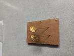 2 stuks goudkleurige speldjes van " Feyenoord ", Verzamelen, Speldjes, Pins en Buttons, Ophalen of Verzenden, Zo goed als nieuw