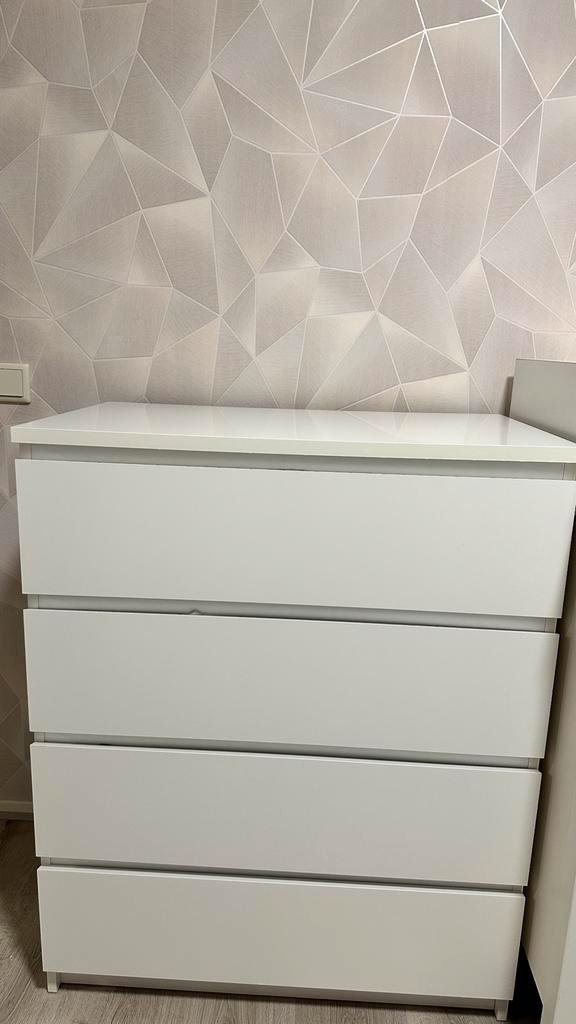 Witte IKEA ladekast met 4 lades. (MALM), Huis en Inrichting, Kasten | Ladekasten, Zo goed als nieuw, Minder dan 100 cm, 50 tot 100 cm