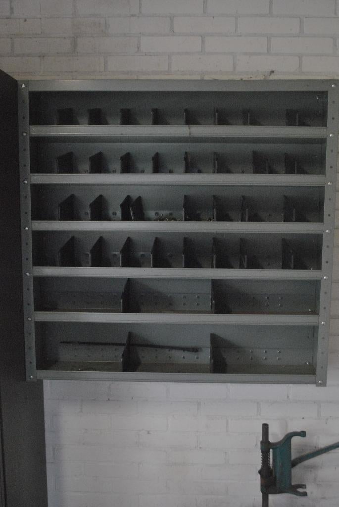 Onderdelenkast voor aan de muur voor schroeven en spijkers, Ophalen, Gebruikt