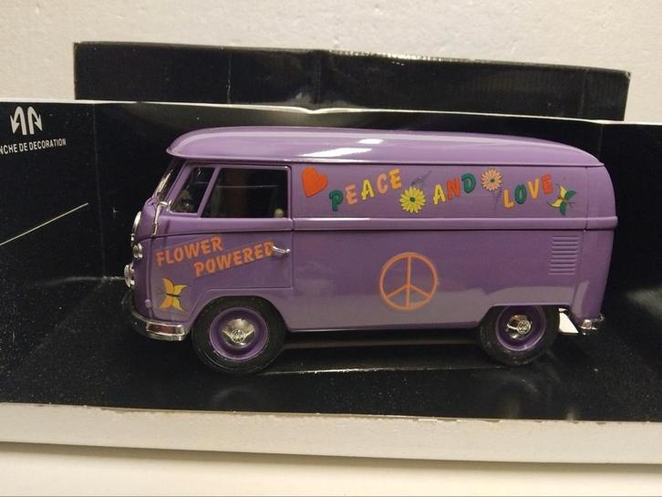 Volkswagen T1 Transporter Flower Power Solido 1:17 1:18 KRD, Hobby en Vrije tijd, Modelauto's | 1:18, Zo goed als nieuw, Auto