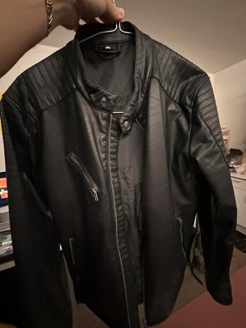 Black jacket for sale, almost not used beschikbaar voor biedingen