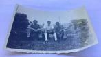 Ned Indië 3 soldaten op een rijtje echte foto 6 x9 cm, Verzamelen, Foto's en Prenten, Ophalen of Verzenden, Voor 1940, Zo goed als nieuw