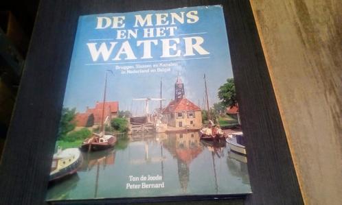 De grote Bosatlas. Mens en water.Slag om Arnhem, Boeken, Atlassen en Landkaarten, Zo goed als nieuw, Bosatlas, Wereld, 1800 tot 2000