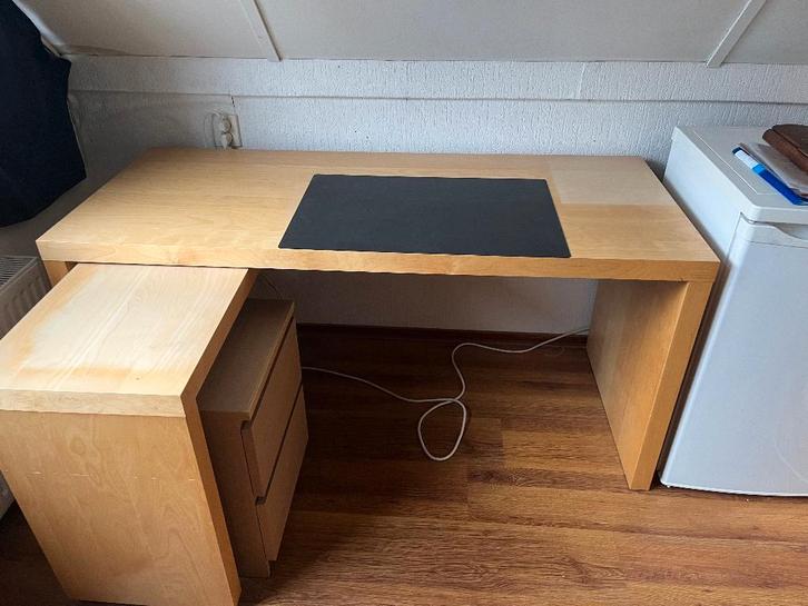 IKEA bureau MALM, Huis en Inrichting, Bureaus, Gebruikt, Ophalen