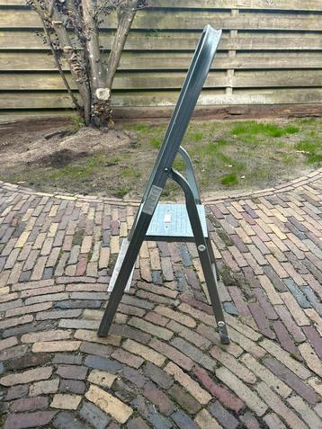 Trap van Tomado beschikbaar voor biedingen