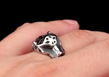 Luipaard ring beschikbaar voor biedingen