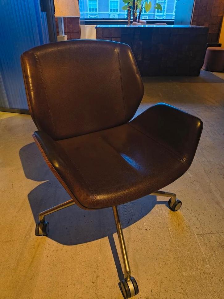 Boss Kruze stoel (8 stuks), Huis en Inrichting, Stoelen, Gebruikt, Vijf, Zes of meer stoelen, Hout, Leer, Metaal, Bruin, Ophalen