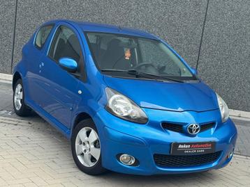 Toyota Aygo 1.0-12V Dynamic Blue 1ste Eigenaar Airco Carplay beschikbaar voor biedingen