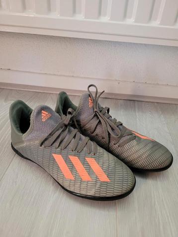 Voetbalschoenen kunstgras mt 37 1/3 beschikbaar voor biedingen