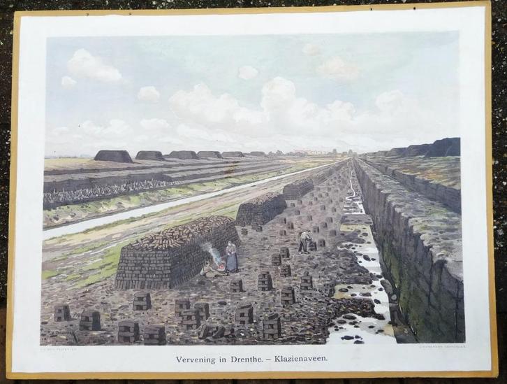 Oude schoolplaat van Klazienaveen met de turfwinning, Antiek en Kunst, Antiek | Schoolplaten, Stad- en Dorpsgezichten, Ophalen of Verzenden