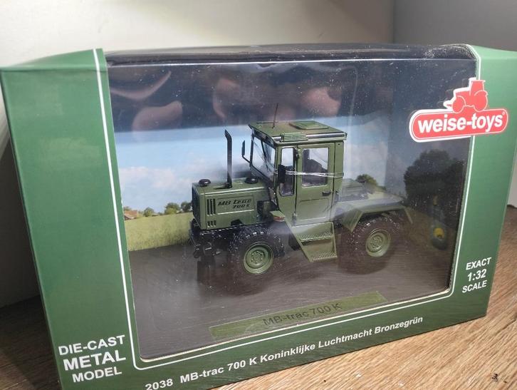 Te koop MB-Trac 700K Landmacht Bronzegrun Gelimiteerd model., Hobby en Vrije tijd, Modelauto's | 1:32, Zo goed als nieuw, Tractor of Landbouw