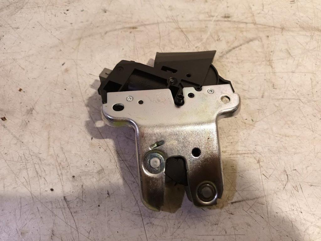 Slot mechaniek kofferdeksel achterklep elektrisch Volkswagen, Auto-onderdelen, Onderdelen@venauto.nl, Van der Ven Autorecycling B.V.